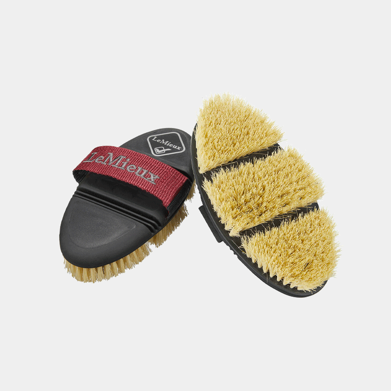 LeMieux - Brosse Flexi à poils moyennement dur | - Ohlala